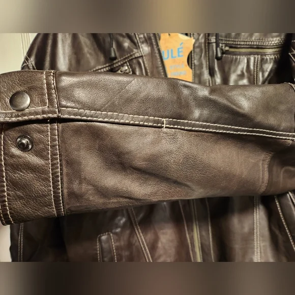 *SOLD* BRAND NEW, 100% Genuine Leather jacket. - Picture 7 of 12